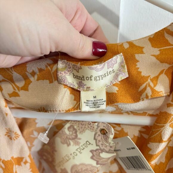 Band of Gypsies Twist Front Floral Blouse NWT - Picture 3 of 7